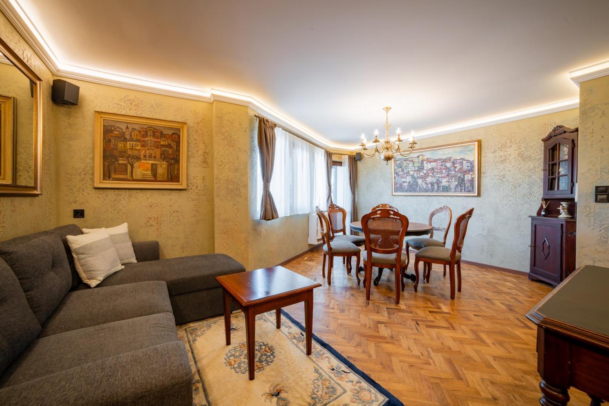 Iatrus Guest Apartment & Sauna Veliko Tărnovo Esterno foto